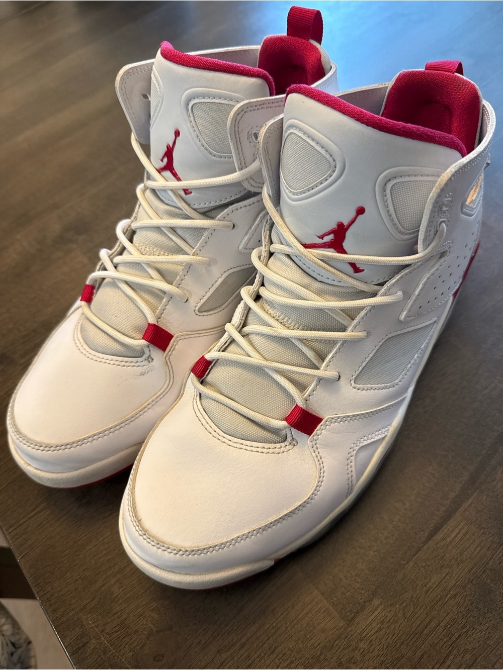 Jordan Men’s retro flight club White and Red High-Top Basketball Shoes
